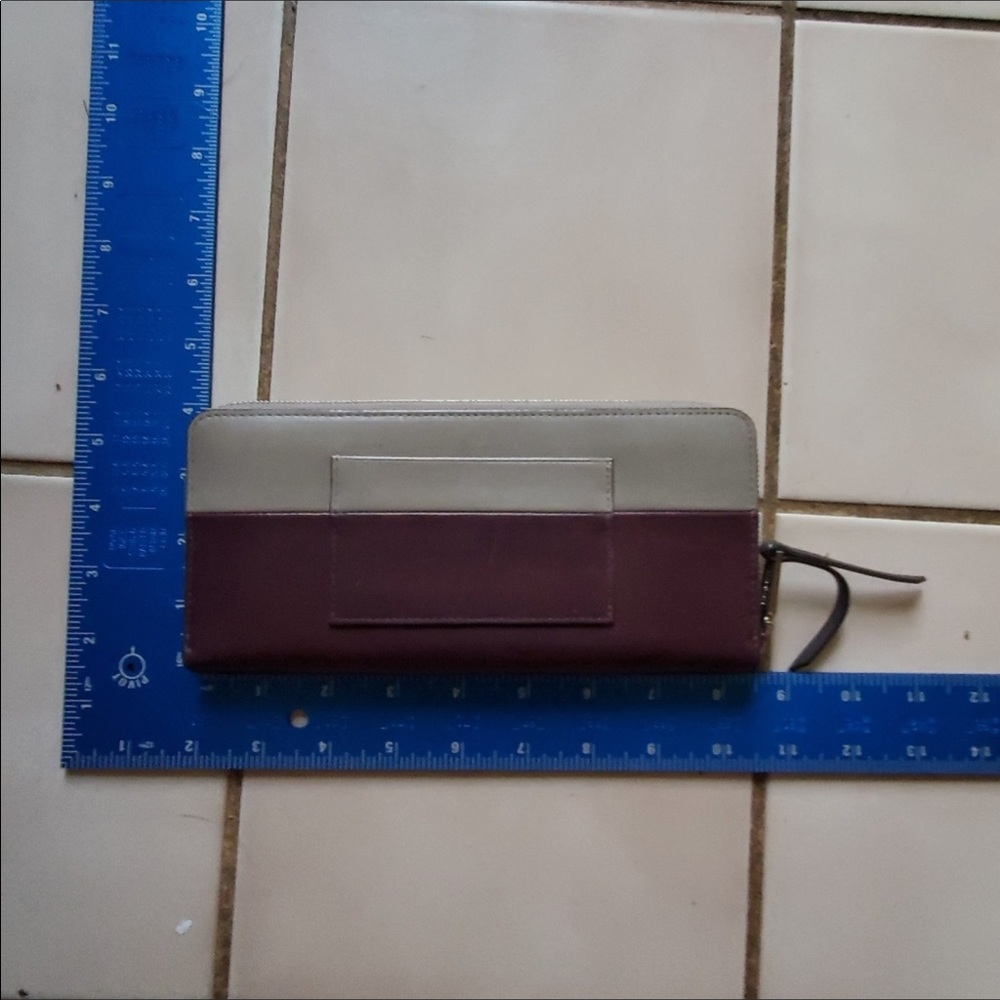 Coach Borough/Wallet Set - Picture 8 of 14